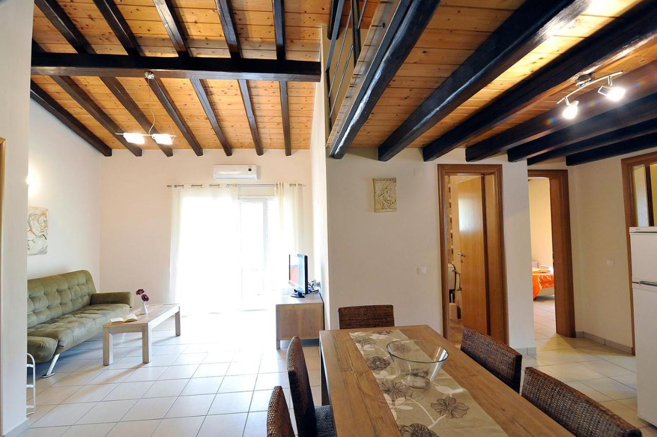 Pyramid City Apartments Agios Spyridon  객실 사진